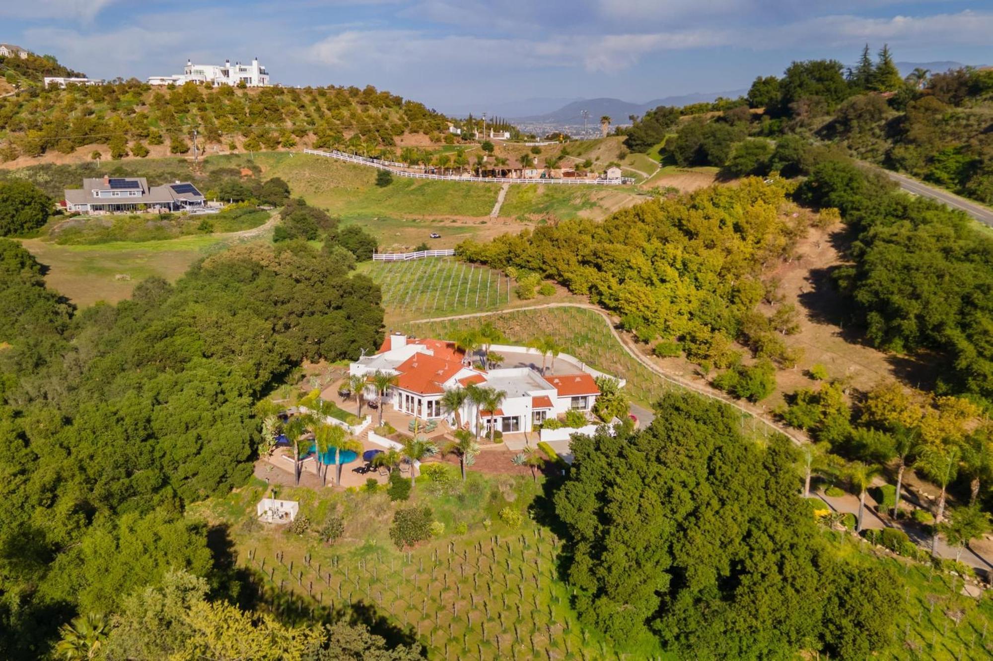 Grapevine By Avantstay Secluded 5Br Villa 4 Acres Of Vineyards Avo Groves Temecula Exterior photo